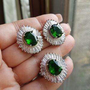 Swarovski Elements 925 Silver Emerald Green Oval Baguette Ring & Earrings SET